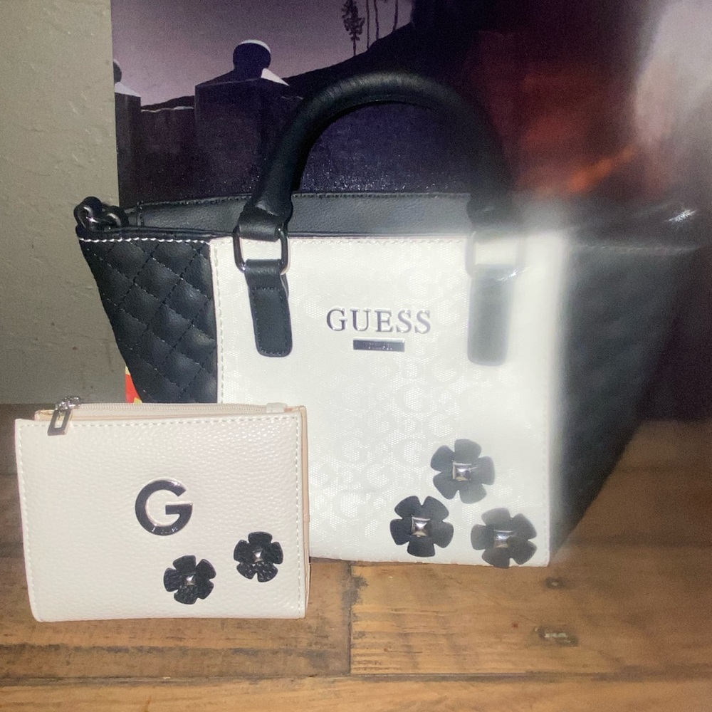 Guess purse